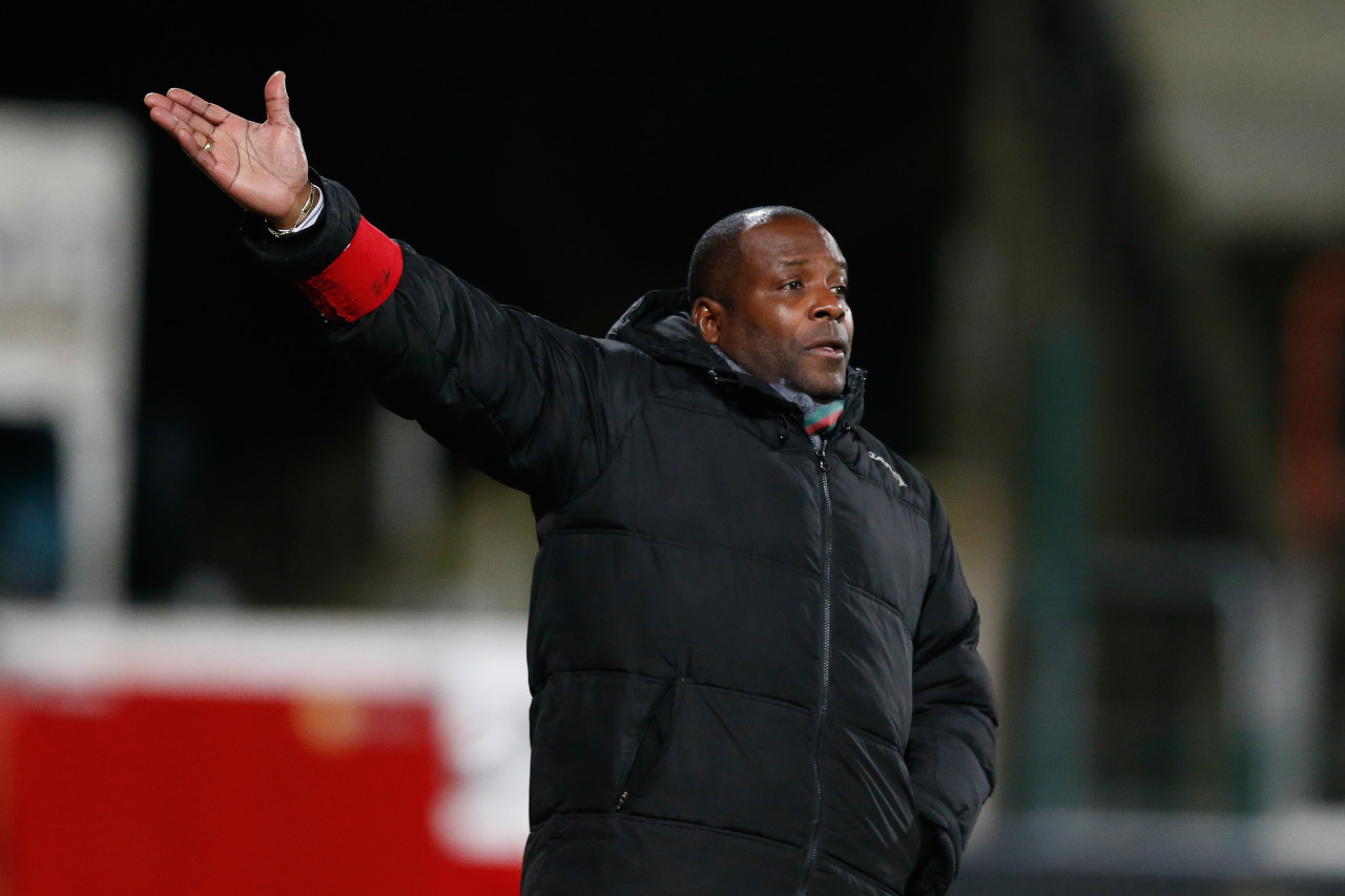 记者:国安新帅十有八九就是斯坦利,他正在厦门隔离预计28日到队