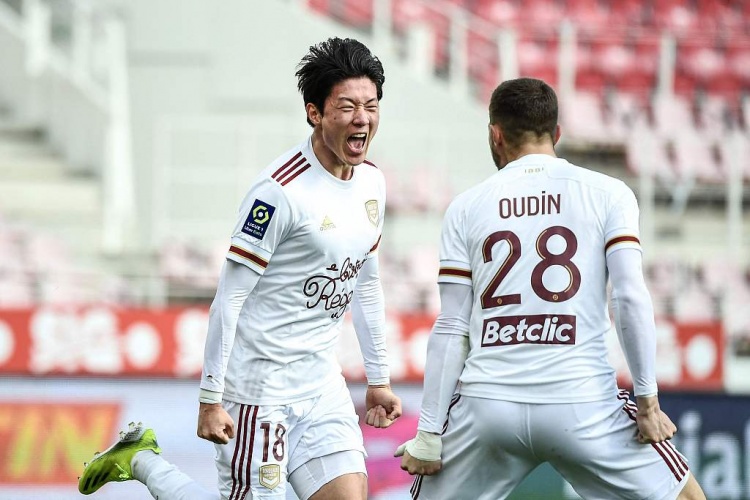 罗马诺:黄义助接近加盟诺丁汉森林,随后将外租奥林匹亚科斯