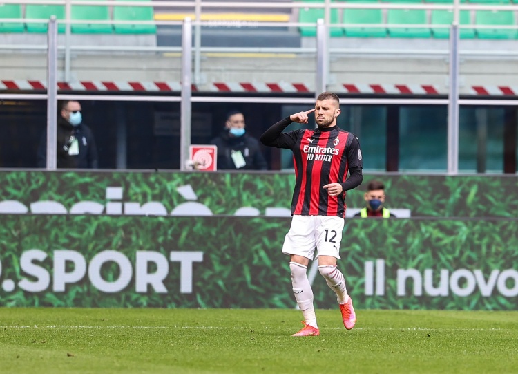 米兰官方:雷比奇当选对阵乌迪内斯一战队内最佳球员