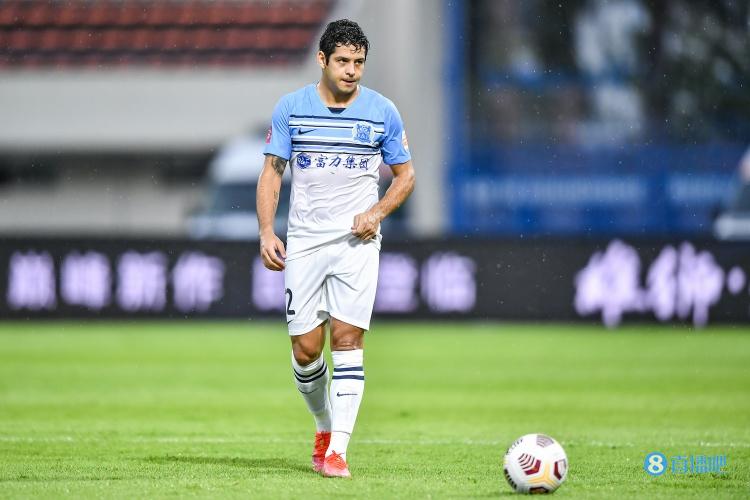 足球报：叶楚贵伤愈回归，吉列尔梅月底就能跟广州城会合