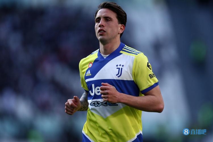 米体：桑德罗将在明年自由身离队，卢卡-佩莱格里尼可能留在尤文