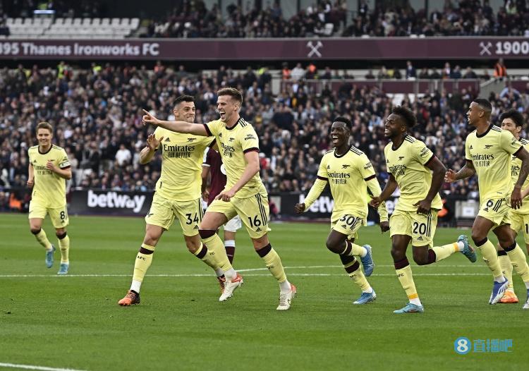 欧文:阿森纳越来越接近曼城和利物浦 相信他们能打进前四