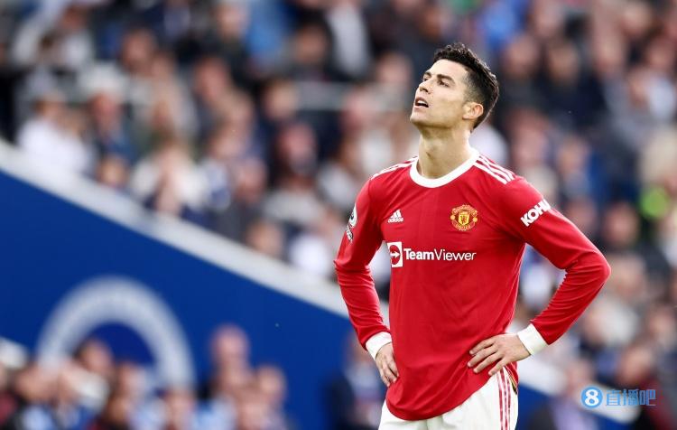 格罗夫斯：滕哈赫应效仿弗格森，转会窗关闭前不让C罗进入一线队