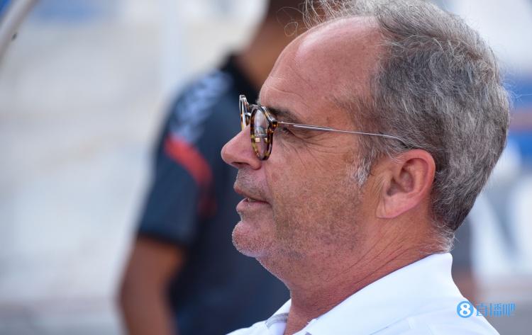 法媒:巴黎聘请新营养师,上任首件事是取消菜单中可乐等含糖饮料