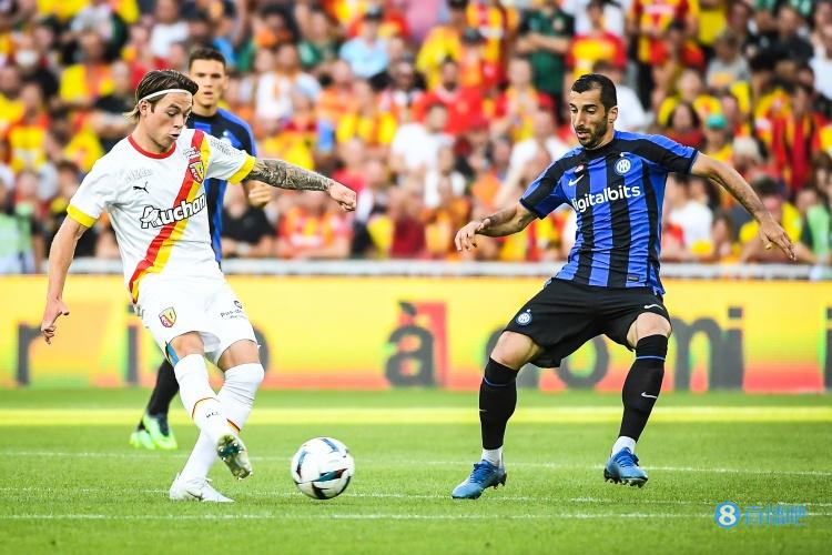 意天空:姆希塔良因伤缺席训练,预计无法在对拉齐奥的比赛中出场