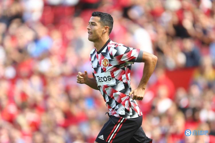 主持人:曼联试图败坏C罗的名声,借助于球迷将他驱逐离队