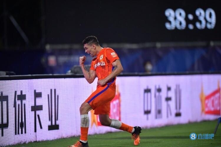 半场-克雷桑、莫伊塞斯破门 山东泰山2-0沧州雄狮