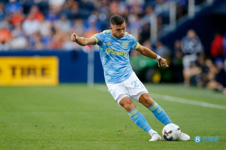 记者:利兹与费城联合谈引进后卫瓦格纳,圣徒亚当斯也有望加盟