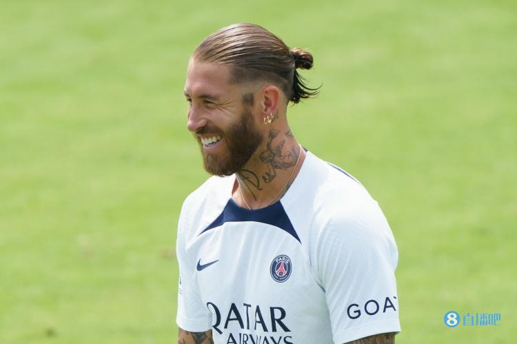 巴黎人报:内马尔和姆巴佩关系紧张时,拉莫斯充当了调解人