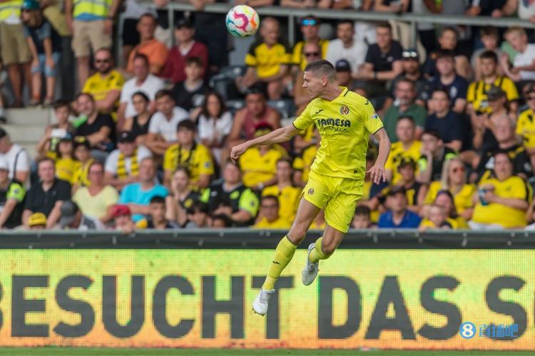 罗梅罗:福伊斯因膝关节损伤将缺阵8-10周,加盟巴萨变得复杂