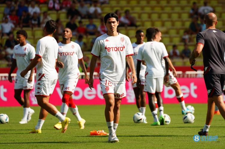 摩纳哥主帅:南野拓实现在没什么自信,他需要尽快找回状态