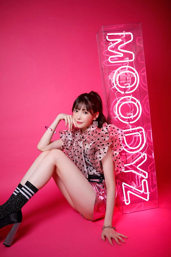 新法正在毁灭AV界!赚不到钱的女优流落何方?