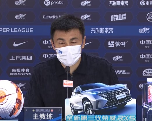 李玮锋:年轻队员比赛中显得太紧张 传控各环节都做的不是很好