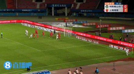 还是熟悉的味道?!武磊单刀机会犹豫下打门,绵软无力被扑出