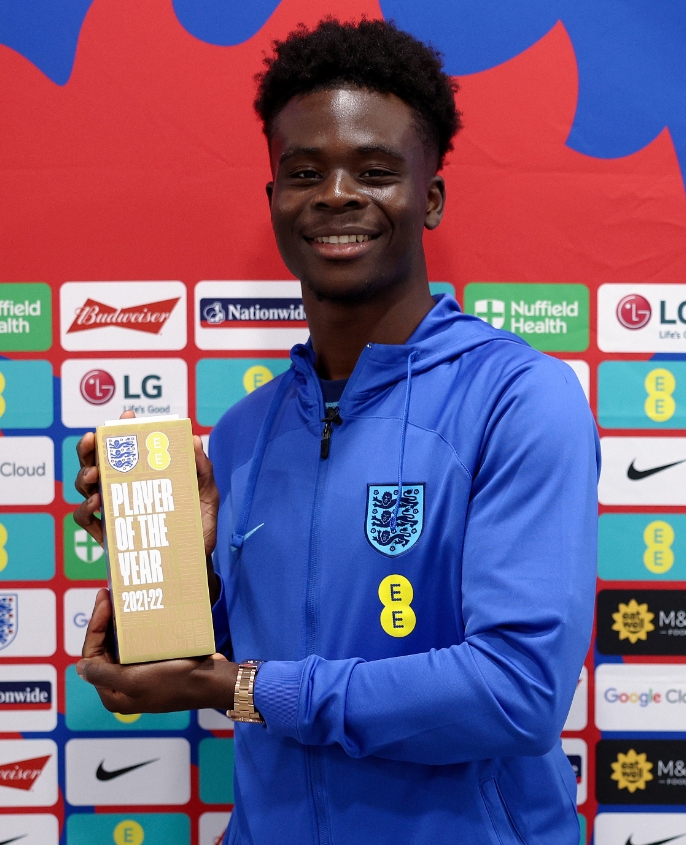 官方:萨卡获评为2021-22英格兰年度最佳男子球员
