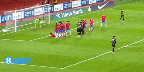 这球漂亮！孙兴慜任意球划出美丽弧线，直挂死角破门??