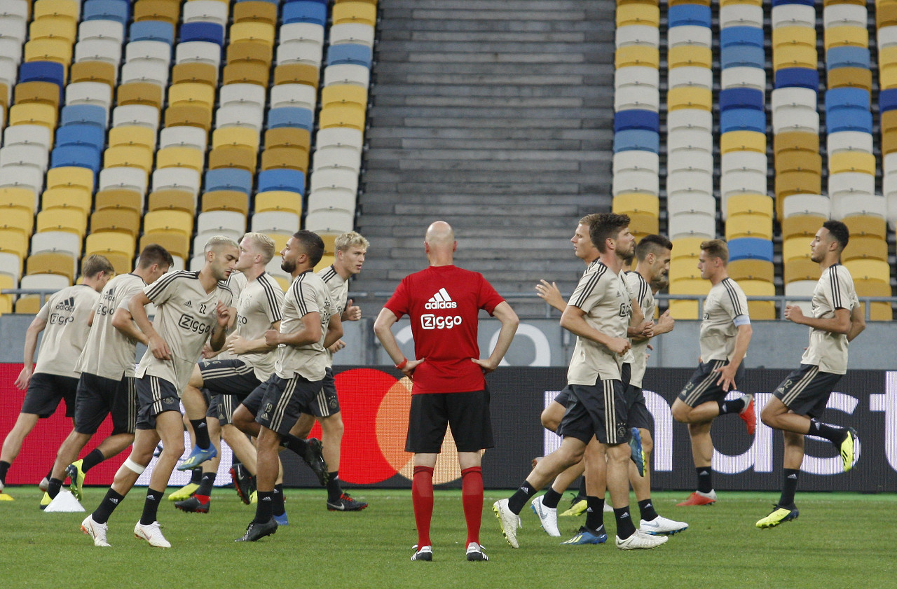 大失血!阿贾克斯今夏主帅+7位重要球员离队,还有2人被求购