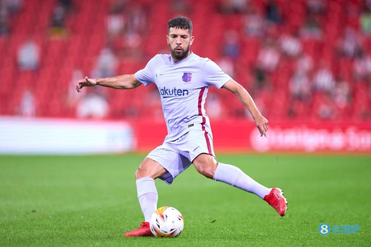 马卡：阿尔巴逐步沦为巴萨左后卫第三选择，世界杯前景堪忧