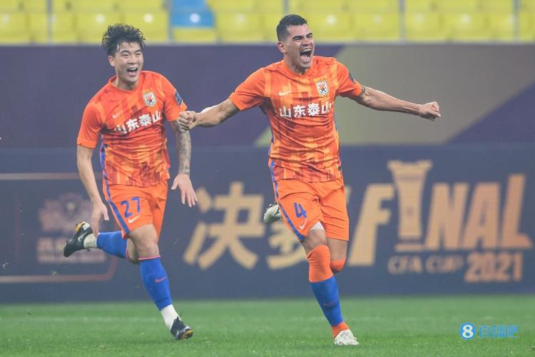 向主帅散发不好情绪?贾德松:假新闻,泰山队像一个大家庭