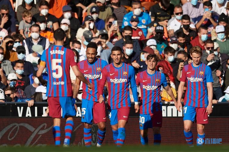 科贝:蓝军750万欧+阿隆索报价奥巴梅扬,巴萨要价1300万欧+球员