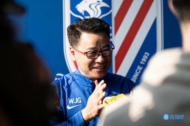 沪媒:申花中秋放假三天,队员带孩子去迪士尼&今年首陪孩子观影