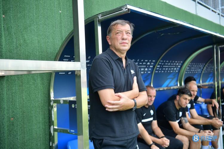 沧州主帅：武汉三镇目前中超实力最强，这对我们是巨大挑战