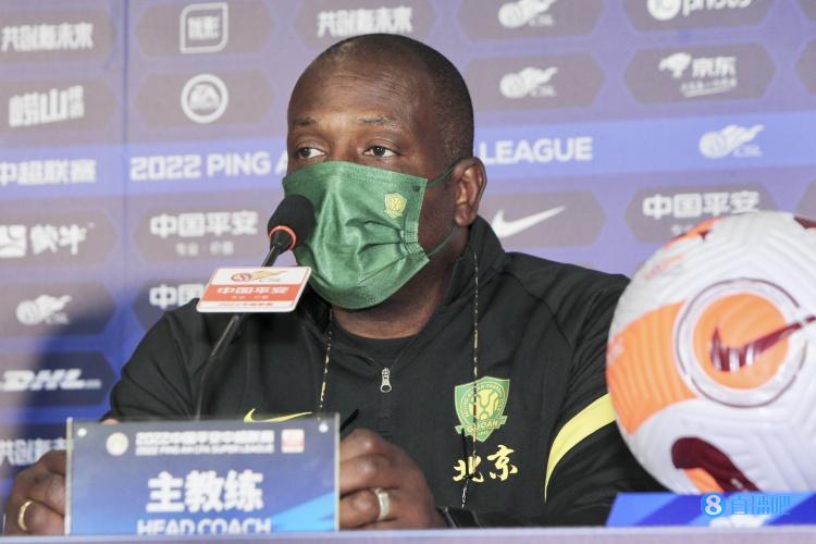 斯坦利:赛后我对球员们进行了表扬,2-2的结果我能接受