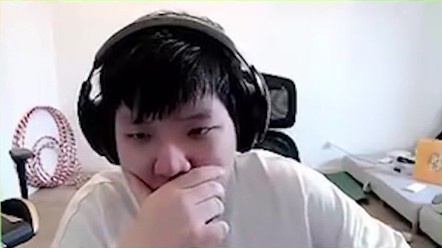 AJ赛后复盘RNG首局失利问题所在:呼吸哥TP绕后那波是卡了吗?