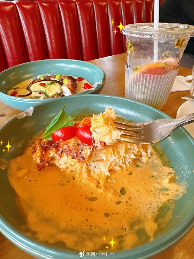 Doinb妻子糖小幽晒照:请假出来约会了(不是