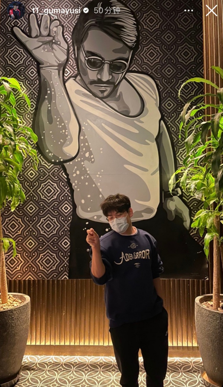 Gumayusi更新ins快拍:模仿ing