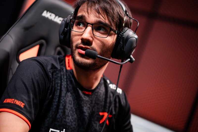 外媒记者:FNC辅助Hylissang下赛季将加入MAD