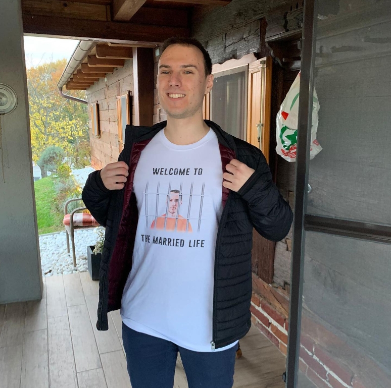 开始坐牢??Perkz更新ins:欢迎来到婚姻生活!