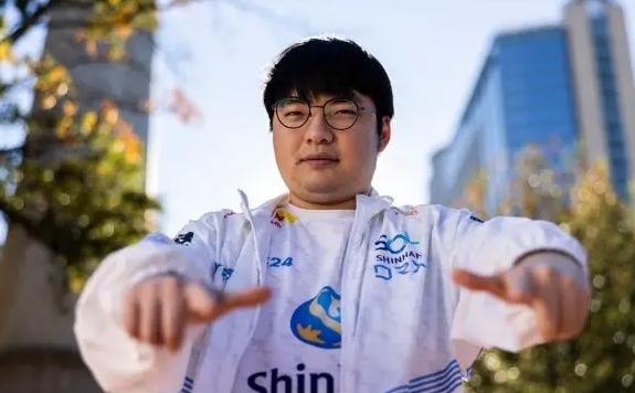 前JAG监督:LCK队伍们因BeryL夺冠陷入疯狂 不知道该如何构成队伍