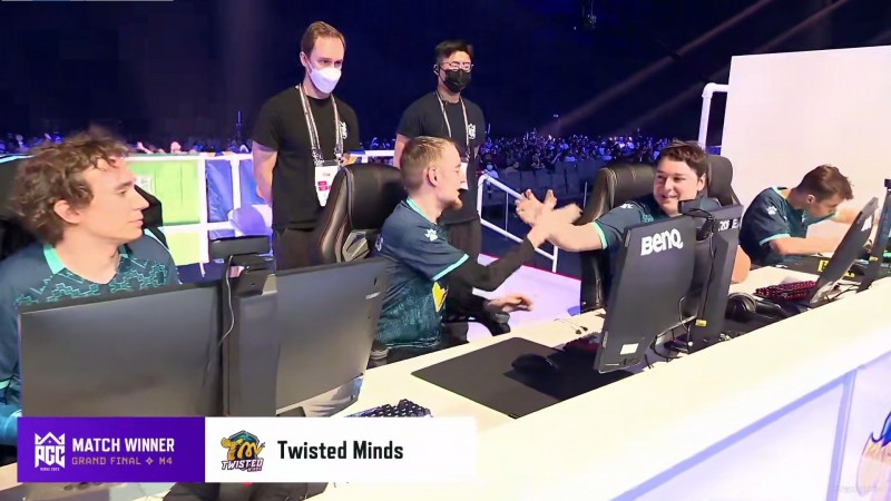 ?PGC总决赛第四局：17弹尽粮绝 TWIS收获二连鸡