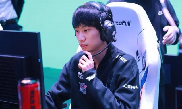 首发五人去其三 Doinb是否会留队与Tarzan携手征战新赛季?