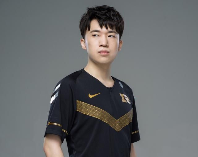 爱德朱:fofo解约后主动找我们的,小虎不想去夺过冠的队伍