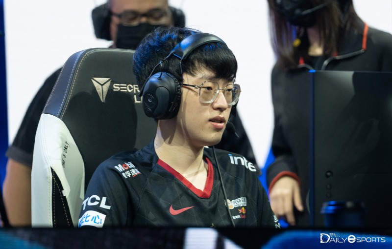 要官宣了?韩媒记者:Scout的粉丝们不用担心,可以安心睡觉