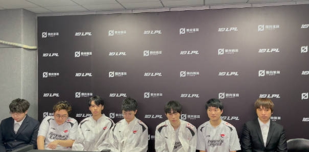 AL赛后群访 SwordArt:只要继续努力下去的话 会赢得越来越多