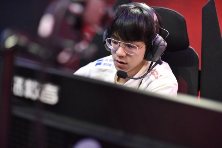 iG赛前返图：今天的比赛即将开始，兄弟们加油