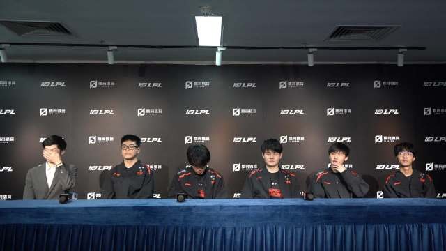 FPX赛后群访 Lwx:霞洛出场是因为那个装备加强了 比较全面