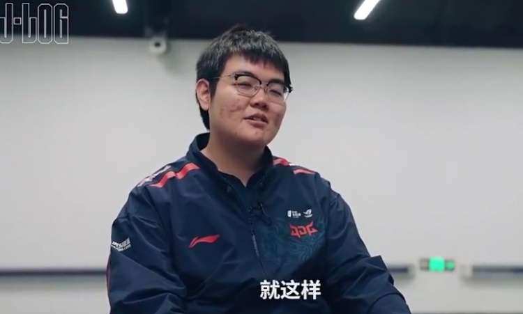 中野打爆BLG？369调侃knight：不是上路GAP吗？