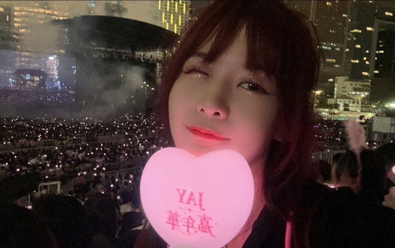 瞳夕晒照:山顶票去听HK周杰伦演唱会 听完感觉要哭死了