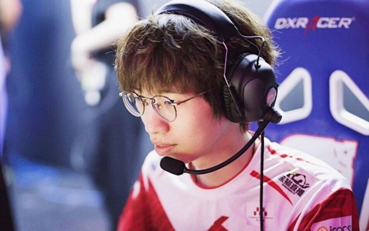 957：xiye真有机会上场，WE要么数字上单要么四字英文上单！