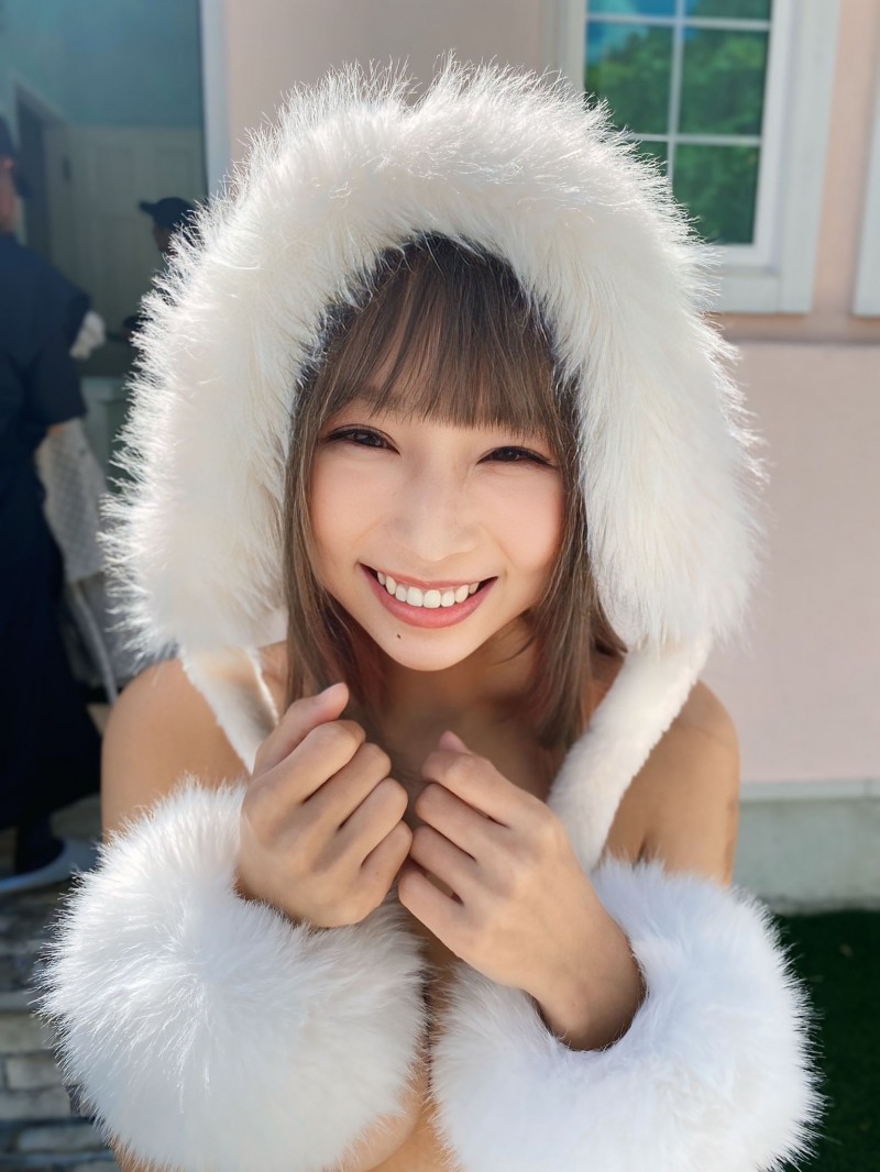 初脱写真集上市!她就是经纪公司エイトマン(8MAN)的秘密兵器?