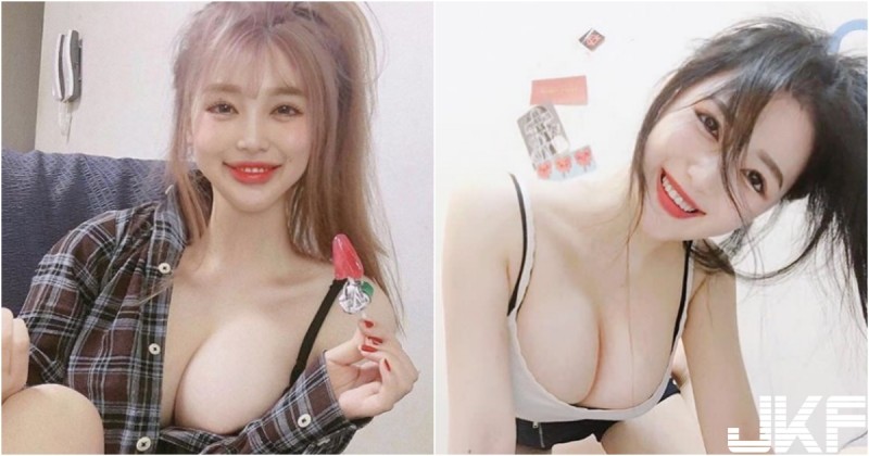 超壞壞！「粉嫩大奶妹」在家衣服都穿不好！「渾圓乳球」大方外露太搶眼！