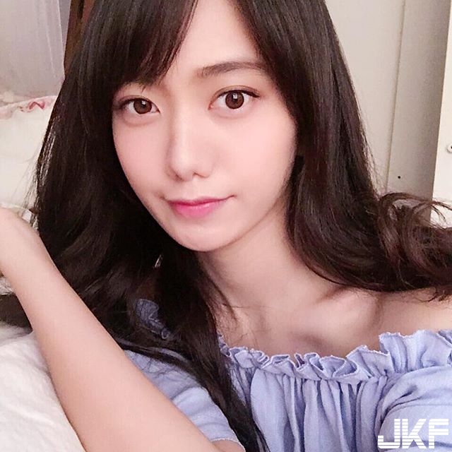 中央大學「纖腰奶妹」紅到日本　網友：台版橋本環奈！