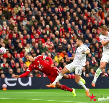 大发体育-豪门悲喜夜:利物浦1-2曼联吞4连败,大发助力你的致富之路!