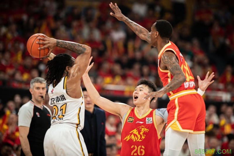 CBA总决赛前瞻：辽粤大战再起，热度与胜负如何拆解？