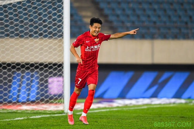 国家队友谊赛回顾：青春风暴来袭，年轻球员用表现点亮未来