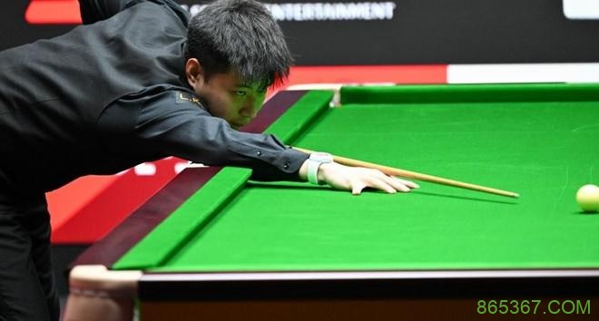 上海大师赛:赵心童6-2横扫丁俊晖,三杆破百强势晋级八强